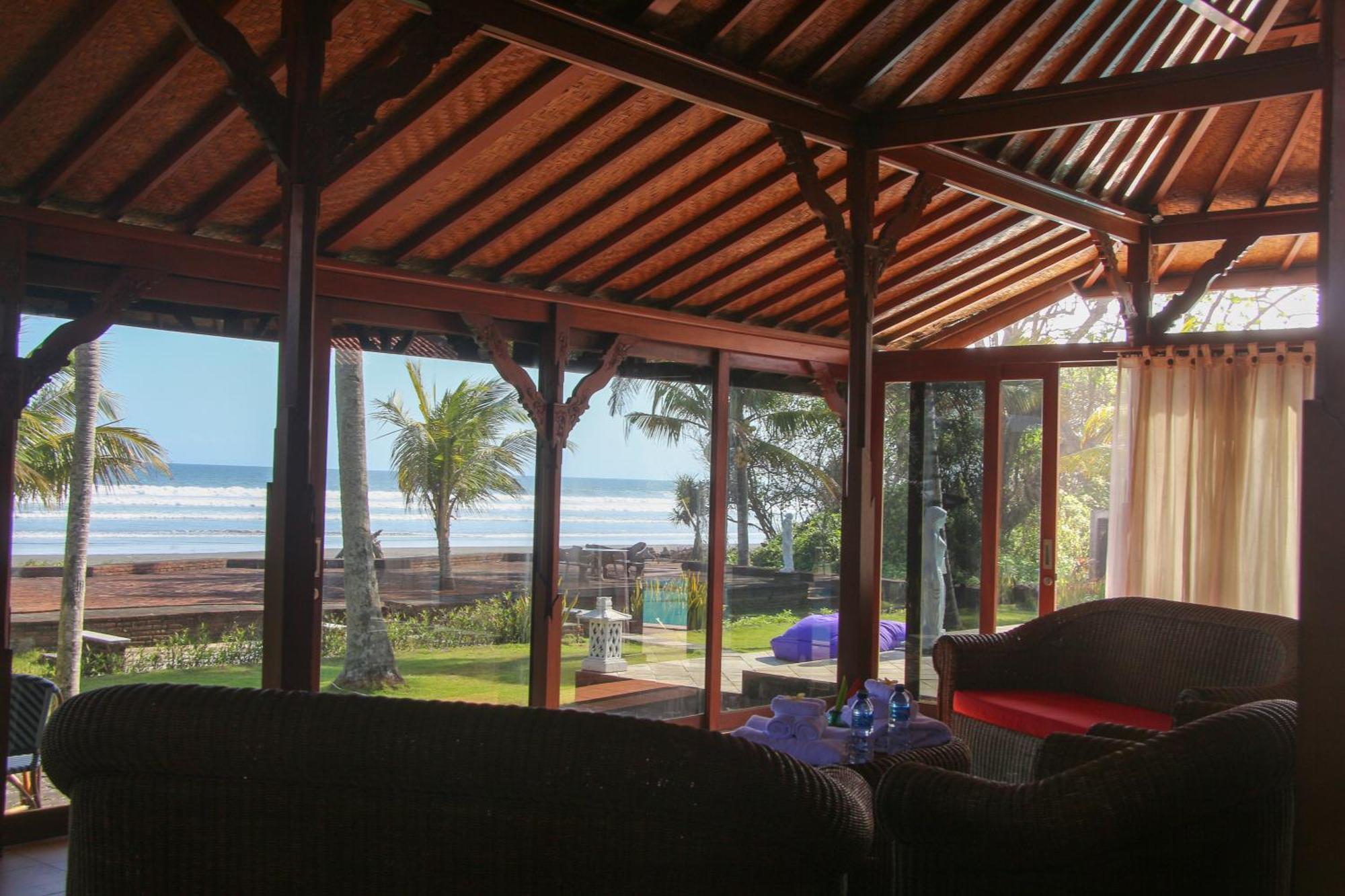Bali Hai Island Resort Pekutatan  Exterior photo